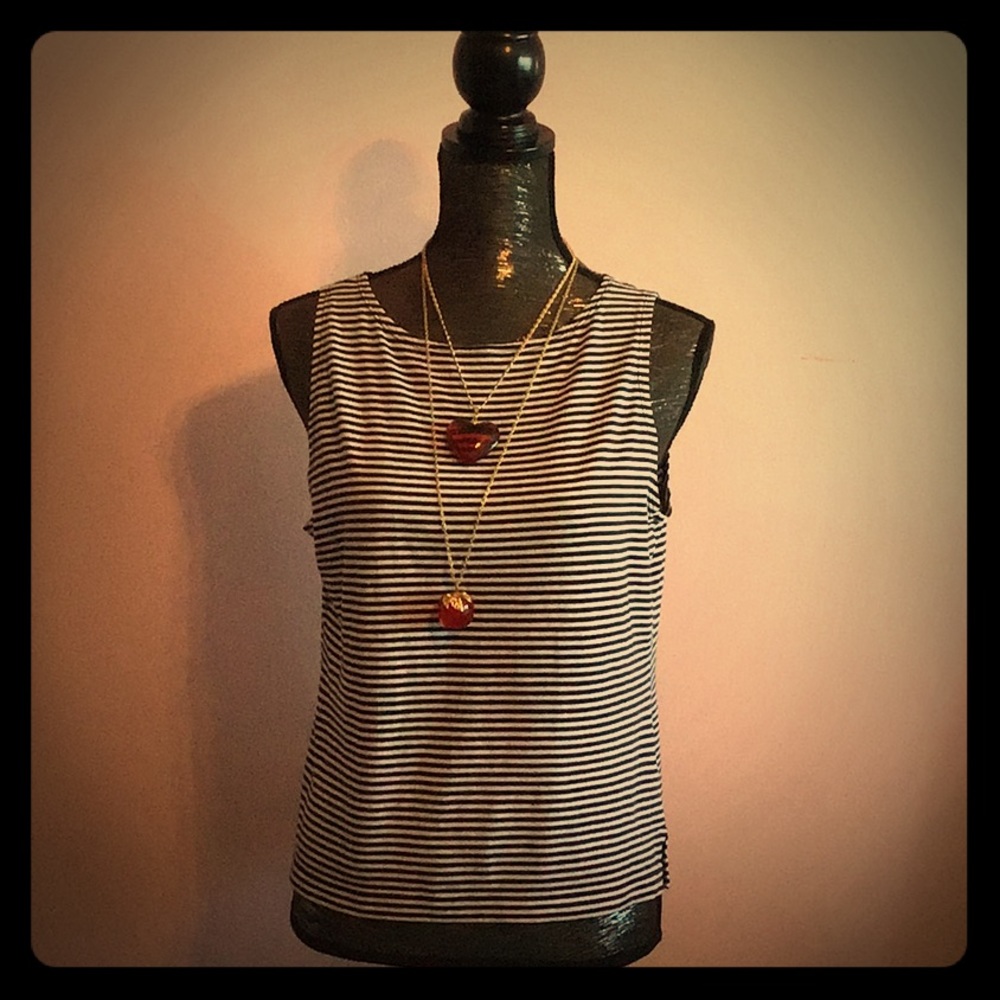 📌💲🔥 FINAL CLEARANCE 🤑 Strip Black & White Tank